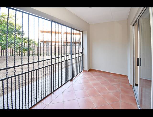 2 BEDROOM APARTMENT FOR SALE IN BLOUBOSRAND